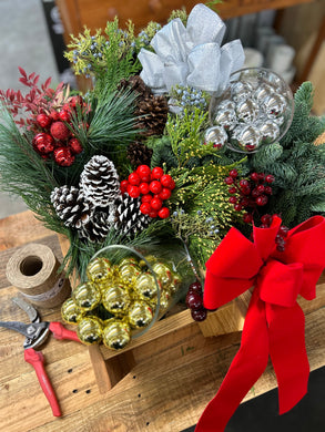 11/24 Monday @ 6:00PM- Wreath Class @ CCN