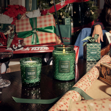Voluspa Noble Fir Garland Classic Candle 6.5oz -1103