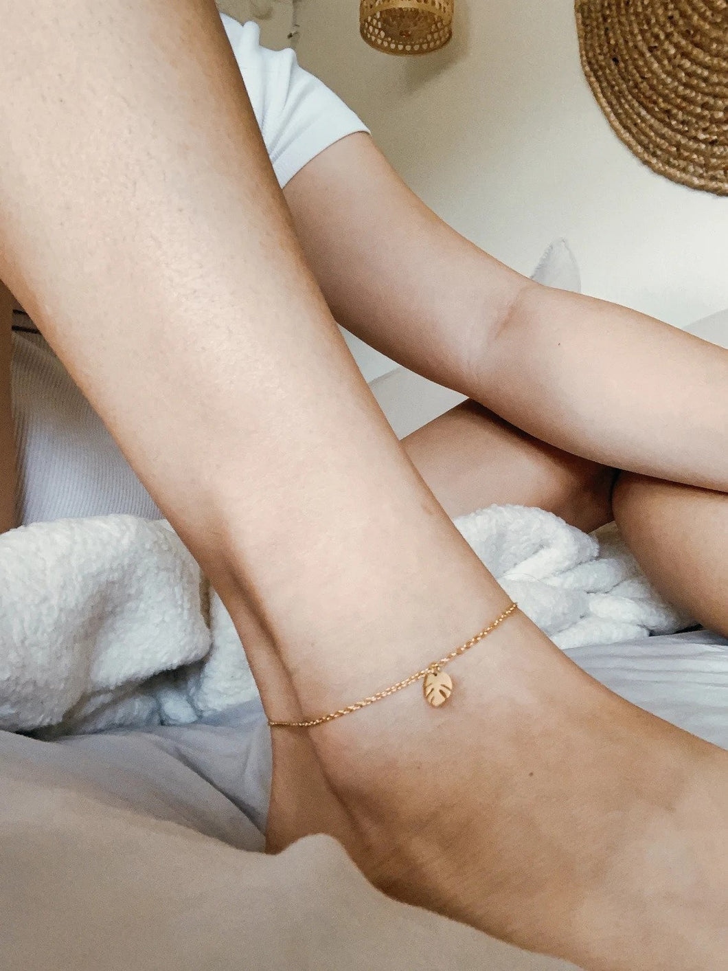 Tiny Charm Plant Necklace Rose Gold Monstera Deliciosa